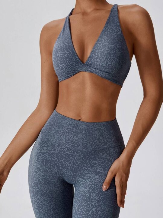Camo-Print Deep V Neck Sports Bra & High Waist Gym Leggings - 2-Piece Power Set for Women: Unleash Your Inner Warrior!