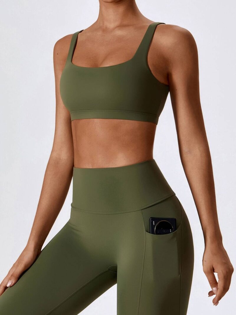 Fashionable Square Neckline Sports Bra & High Rise Pocket Leggings Outfit Combo