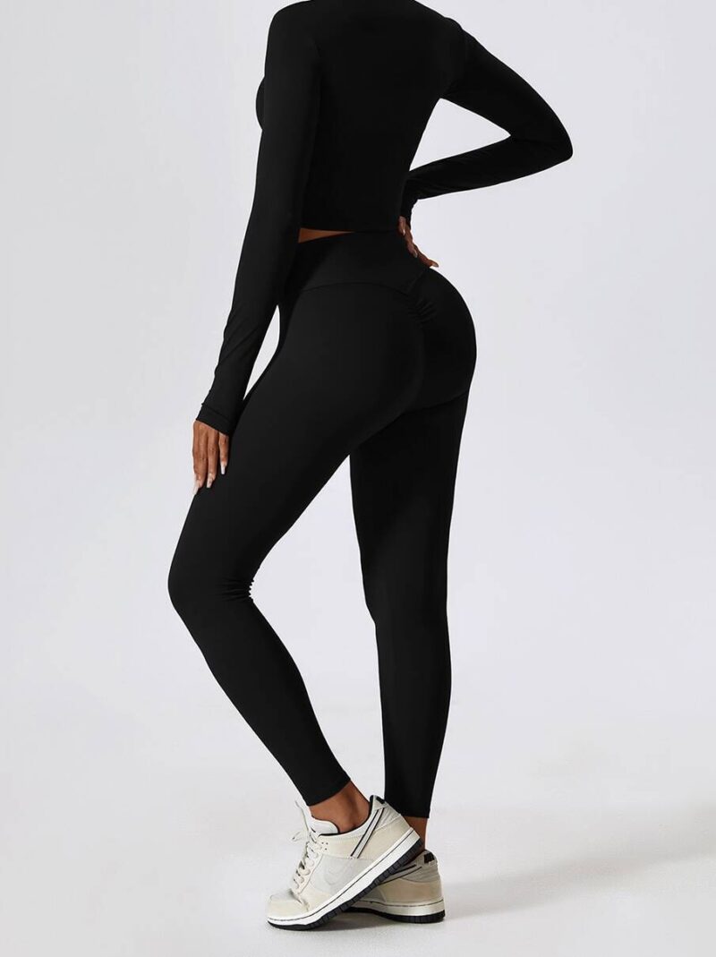 Fitness Fashionista Set - Long Sleeve Cropped Top & High Rise Scrunchy Booty Leggings - Perfect for Your Gym Routine!