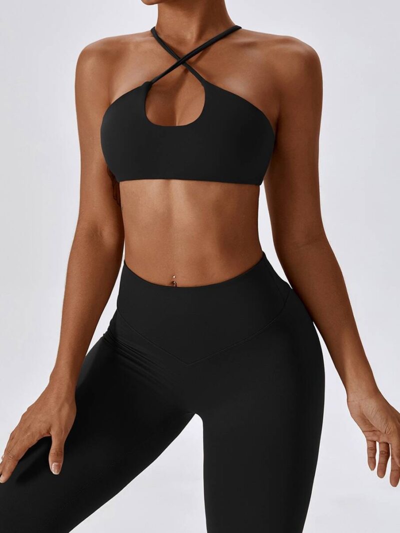 Go From Zero to Hero with this Sexy Cross-Back Sports Bra & High-Waist Scrunch Butt Leggings Set - Perfect for the Gym or Anywhere Else!