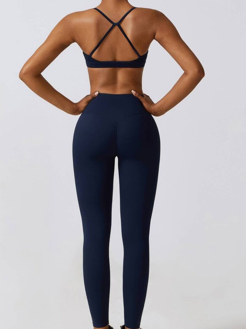 High-Performance Push-Up Halter Sports Bra & Scrunch Butt High-Waisted Yoga Leggings Set – Perfect for Working Out & Feeling Confident!