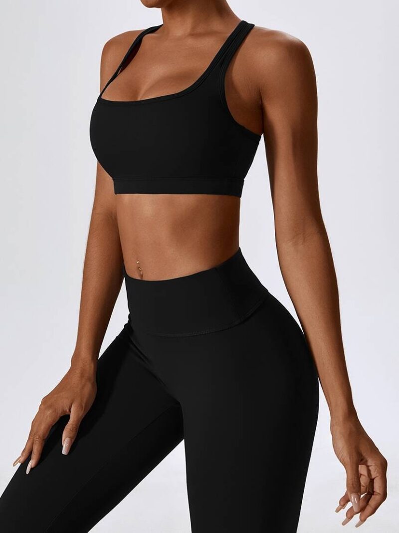 Look & Feel Fabulous in this Workout Outfit Set! Square Neck Sports Bra & High Waist Scrunch Butt Leggings - Perfect for Exercise & Fitness!