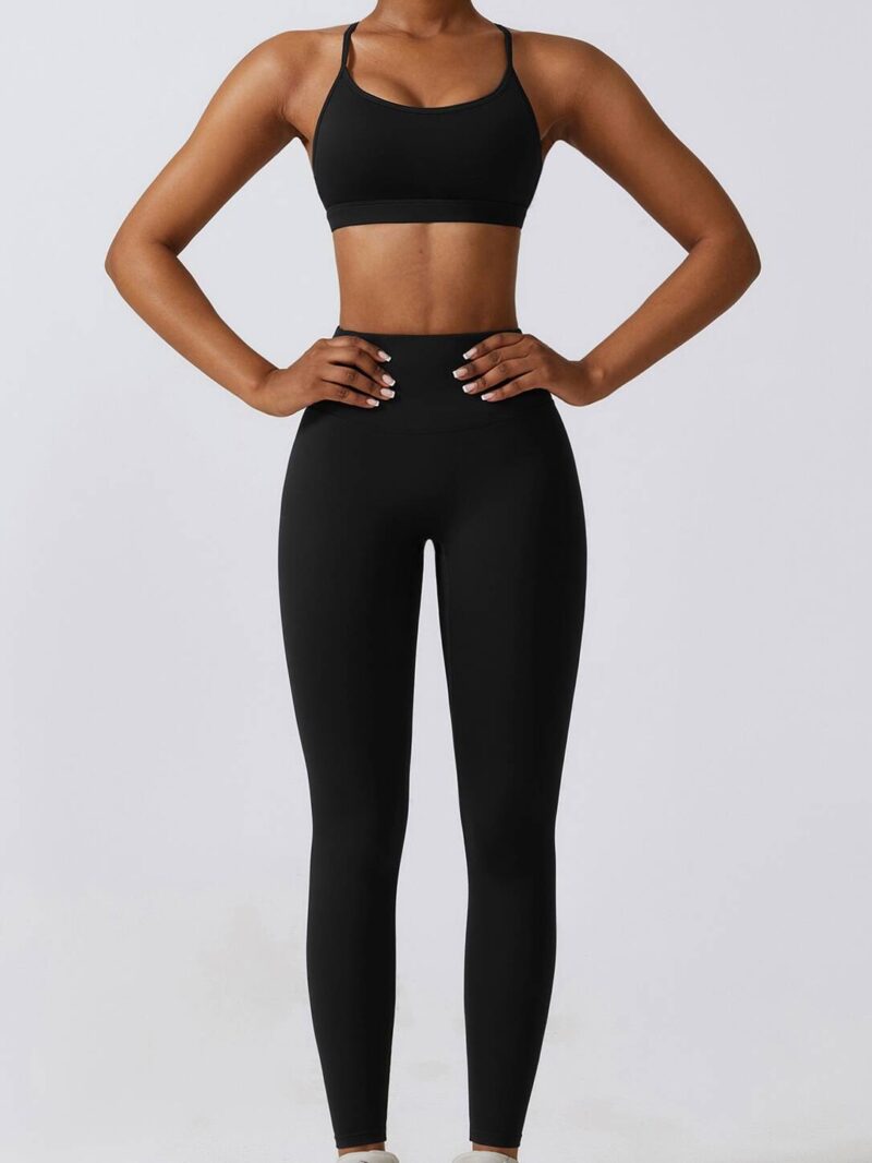 Luxurious Push-Up Halter Sports Bra & High-Waist Scrunch Butt Yoga Leggings Set: The Perfect Combination of Comfort and Style.