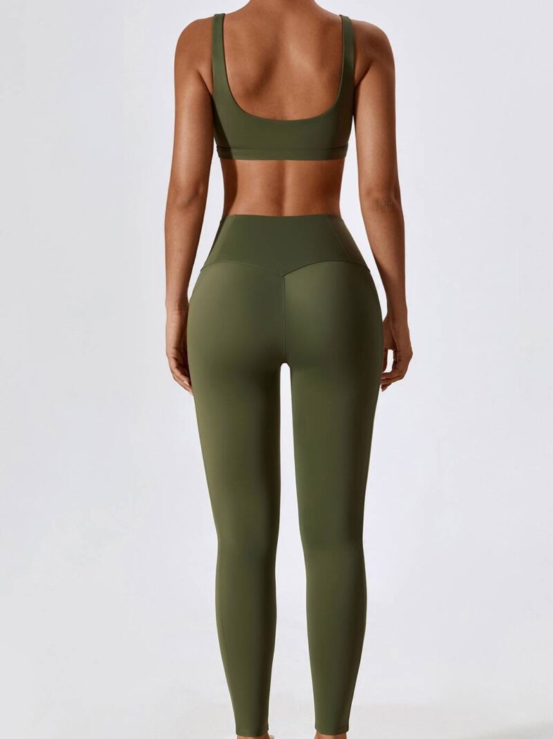 Luxurious Square Neck Sports Bra & High Waist Pocket Leggings Set - Look & Feel Your Best While Working Out!