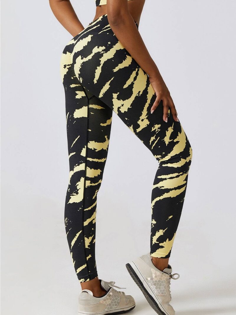 Luxurious Tie-Dye High-Waisted Yoga Leggings with a Scrunch Butt for a Flattering Fit