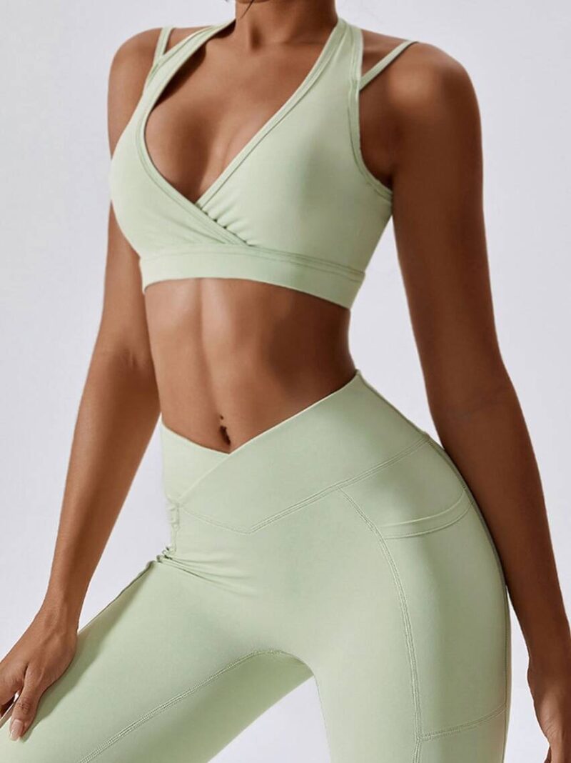 Sexy Backless Sports Bra with Halter Neck Style - Perfect for the Active Woman!