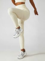 Sexy High-Rise Tummy Tuck Scrunch Booty Leggings: Flaunt Your Curves and Look Fabulous!