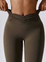 Stylish High-Rise Exercise Tights with Scrunchy Accent Detail