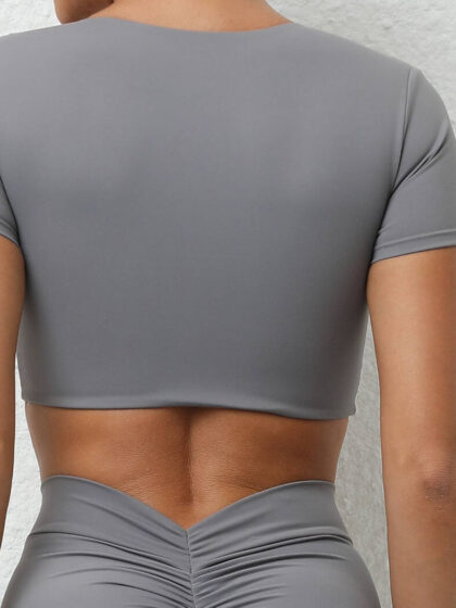 Sultry Short-Sleeve Padded Yoga Crop Top - Sexy Twist for Alluring Style