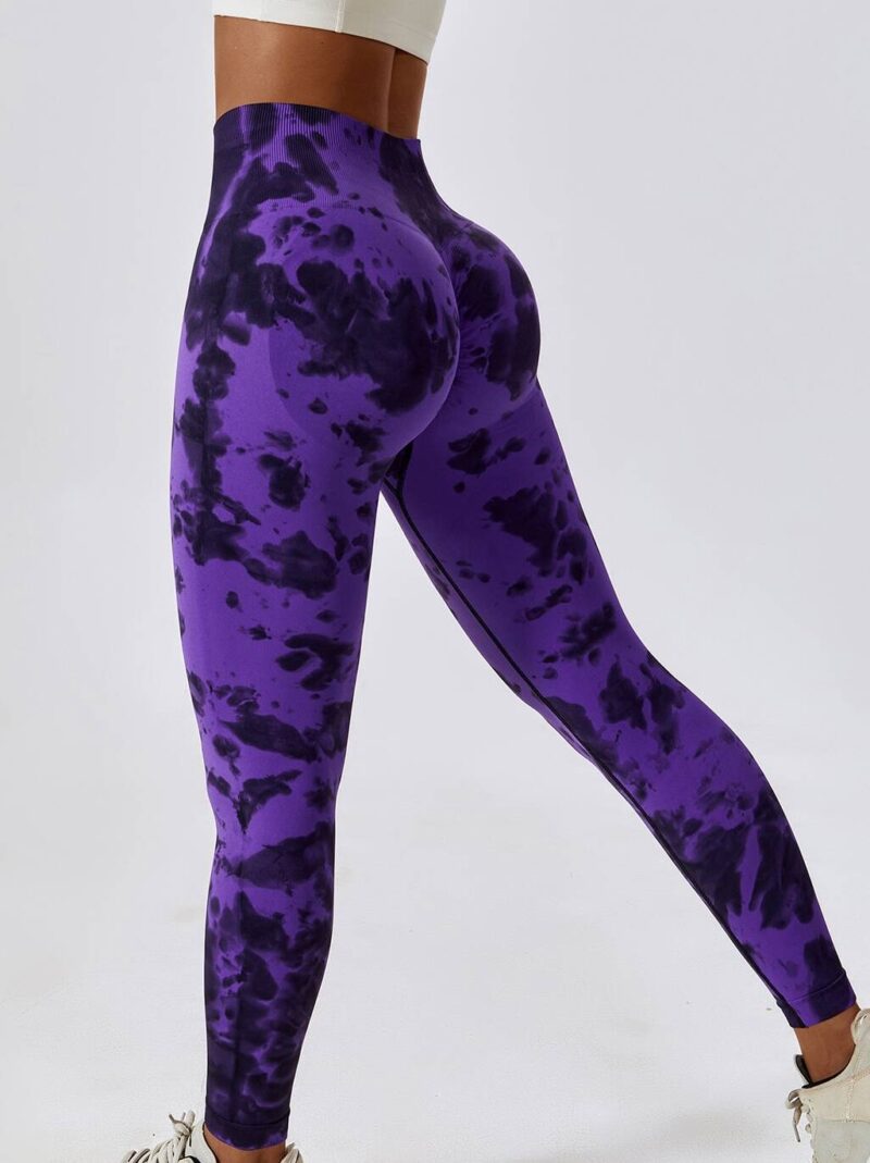Tie-Dye High-Waisted Scrunch-Butt Leggings - Get That Retro Vibe with These Flattering Fitted Pants!