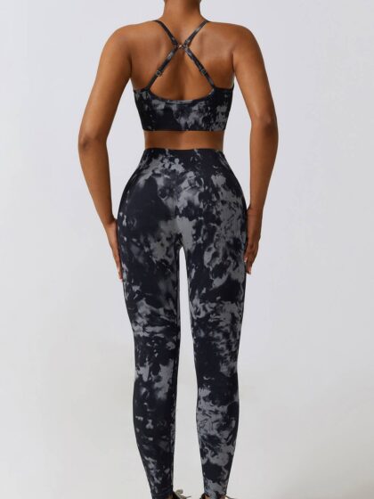 Tie-Dye Workout Set: Sexy Cami Sports Bra & High-Waisted Scrunch Butt Leggings for a Bold Fitness Look!