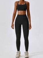 Set

Look & Feel Fabulous in this Cross-Back Sports Bra & High-Waist Scrunch-Butt Leggings 2-Piece Set! Show Off Your Curves & Get Ready to Workout in Style!