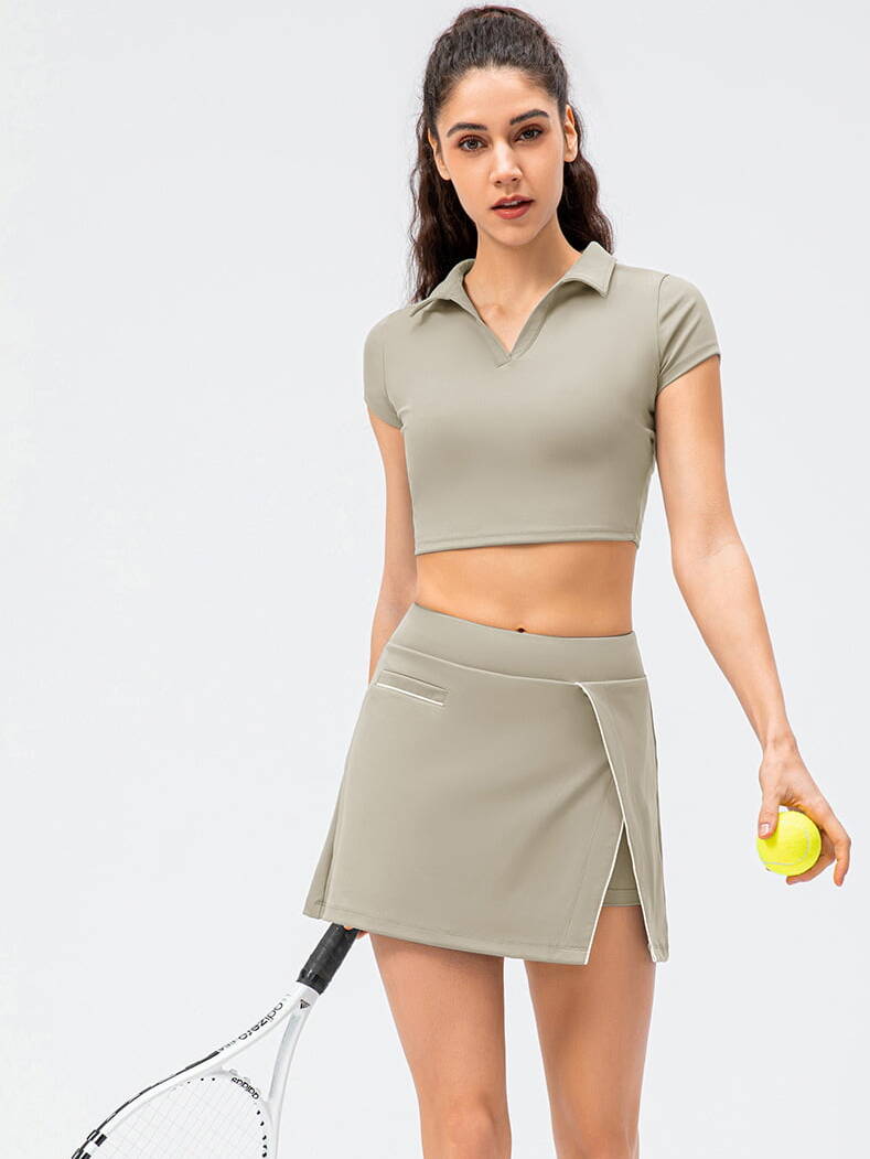 Golf & Tennis Outfit for Women: Stylish Crop Top & High-Waisted Skirt Set for the Sporty Female