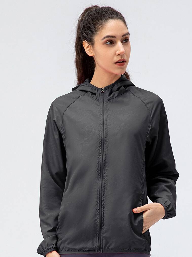 High-Performance Zip-Up Cycling Jacket - Lightweight & Long-Sleeved for Maximum Speed & Style!