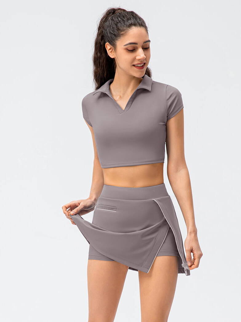 Ladies Golf & Tennis Outfit: Flirty Crop Top & High-Waisted Skirt Set for Active Women