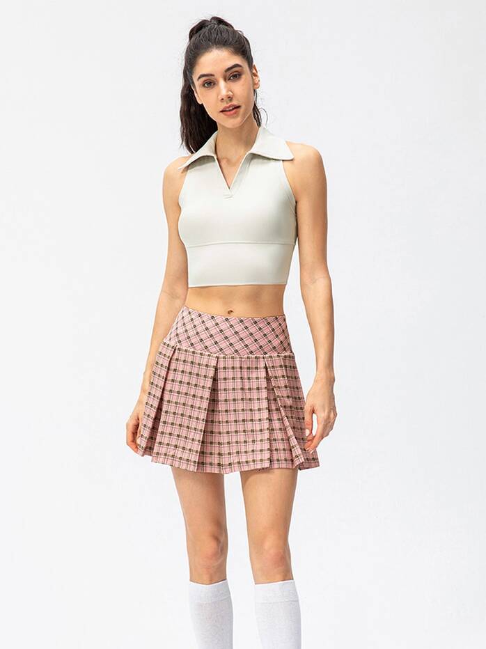 Luxurious V-Neck Tennis Crop Top – Feel the Comfort of Soft Fabric, Show Off Your Athletic Style
