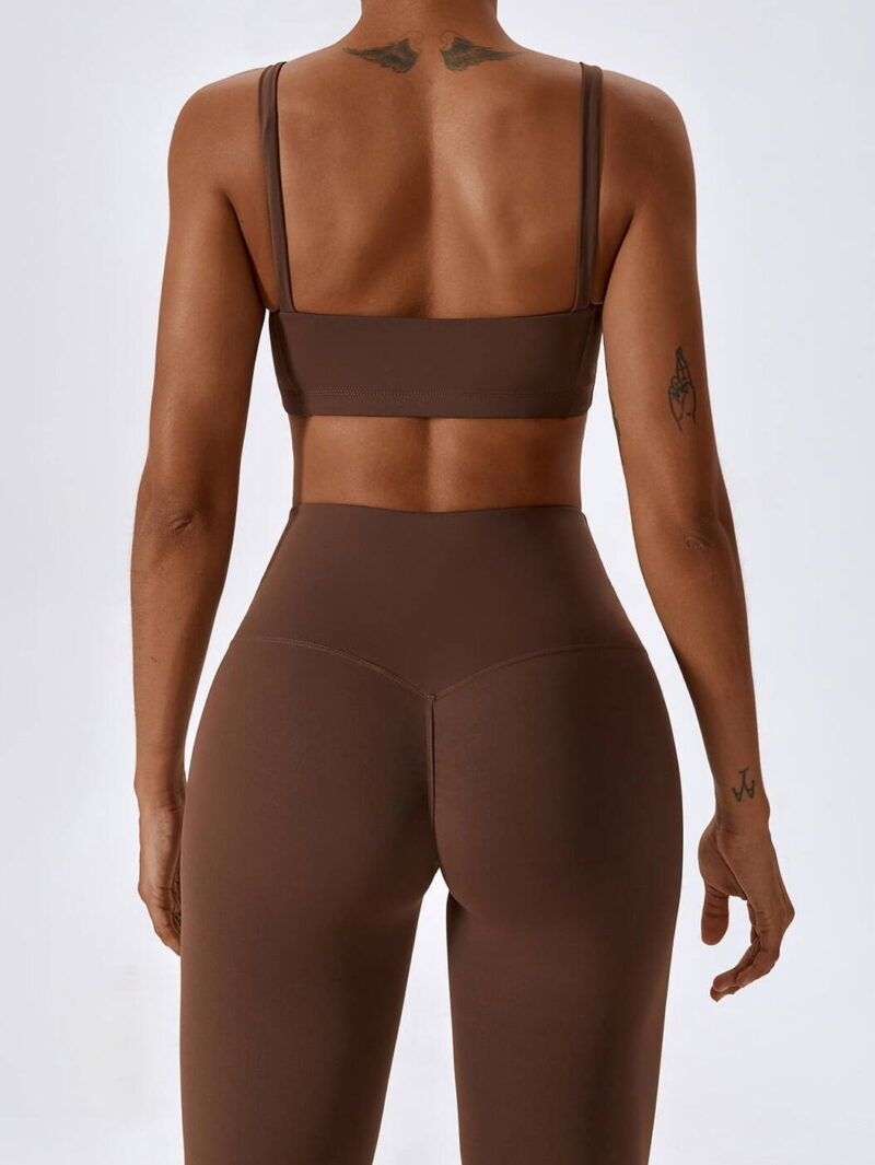 Sculpt & Support Push-Up Sports Bra with Square Neckline: Get the Perfect Shape for Your Workouts!