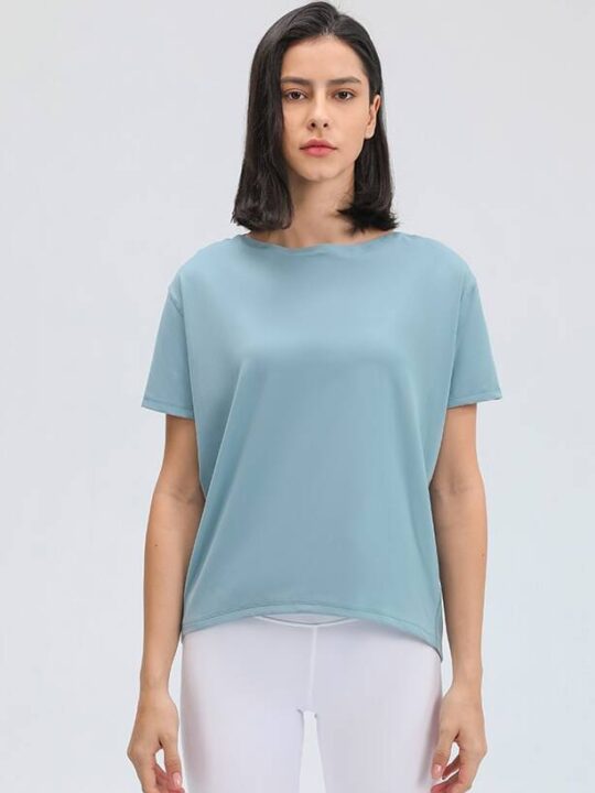 Sensual Stretchy Short-Sleeve Athletic Workout Tee