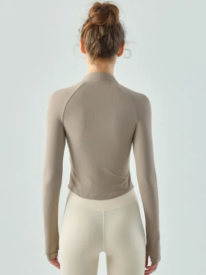 Stylish Long-Sleeved Half-Zip Yoga Top with Ribbed Texture for Comfort and Flexibility