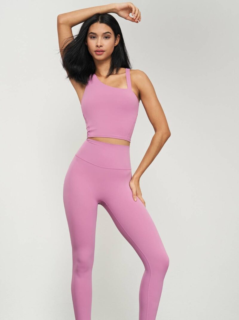 Stylish Y-Back Yoga Crop Top with Supportive Built-In Bra - Perfect for Working Out or Lounging!