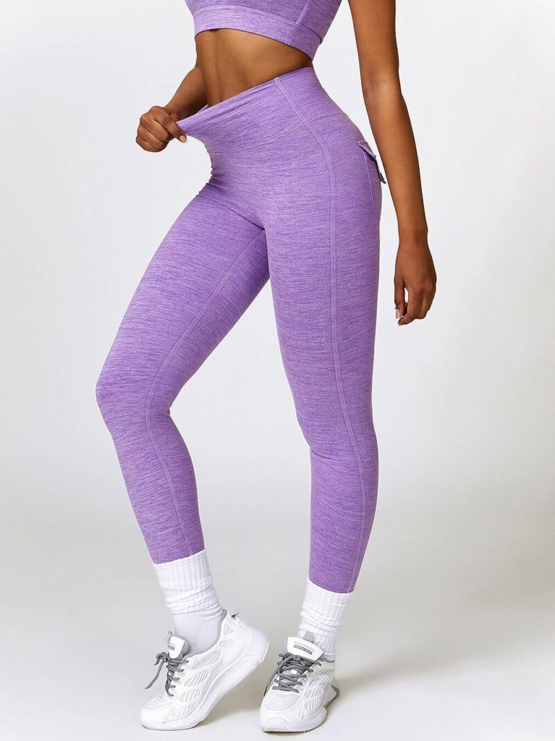 Two-Piece Set Sexy Sports Bra & Scrunch Butt Booty Enhancing Leggings - Perfect for Working Out or Lounging Around!