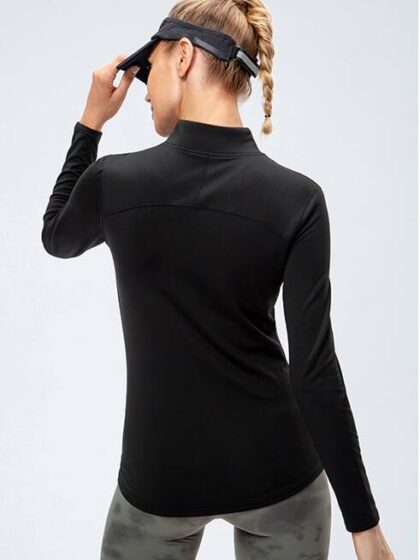 Wrap Up in Style: Long-Sleeve Zipper Collar Yoga Top for Autumn and Winter