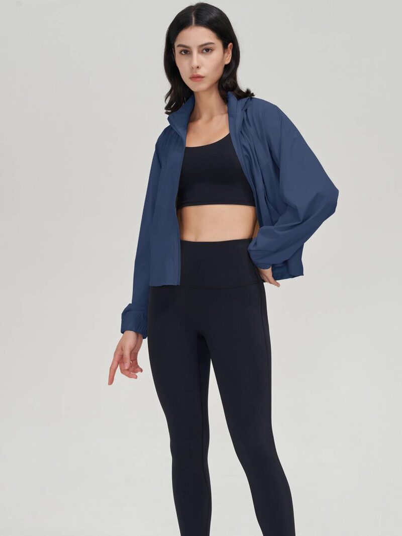 Zipper Cropped Running Jacket with a Relaxed, Loose Fit - Perfect for Jogging, Exercise & Outdoor Activities