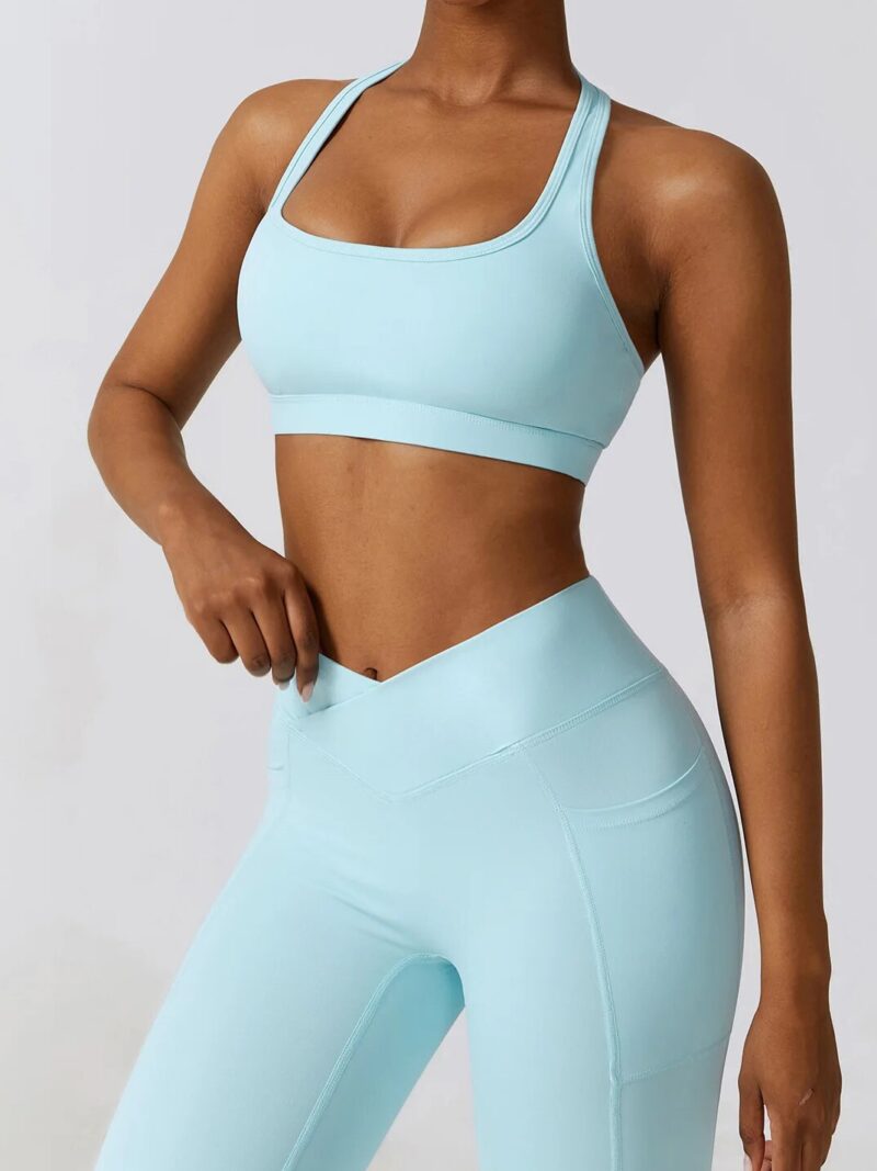 Flaunt Your Assets: Halter Neck Backless Push-Up Sports Bra - Enhance Your Beauty and Performance!