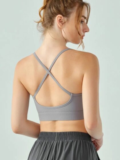 High-Performance Cross-Back Racerback Sports Bra with Thin Straps