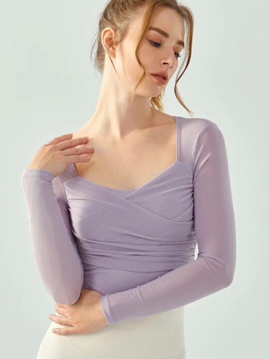 Fashionista-Approved Backless Scrunched Long Sleeve Crop Top - Show Off Your Style!