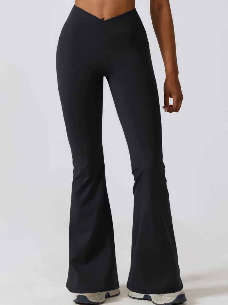 Sexy Bell Bottom Leggings with Scrunchy Booty and Roomy Pockets - Perfect for Flaunting Your Curves!