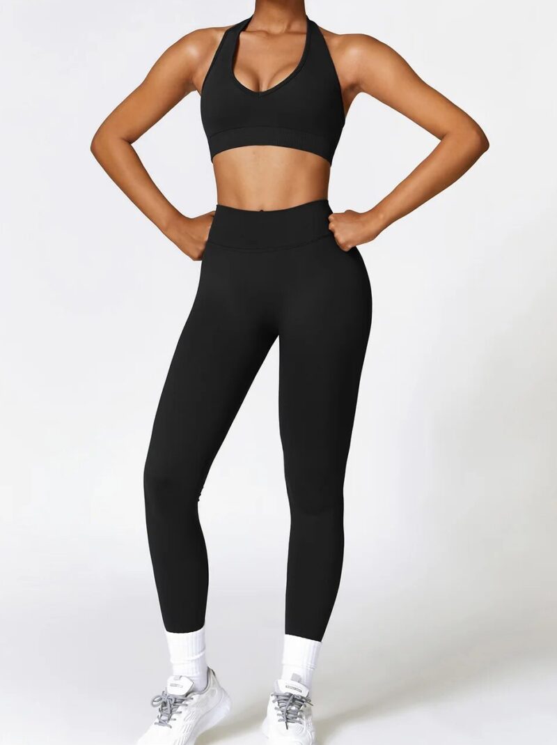 Sweat in Style: Halter Neck High Impact Sports Bra & High Waist Scrunch Butt Leggings Set - Look Sexy While You Work Out!